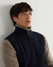 Load image into Gallery viewer, Men&#39;s Fine Gauge Cashmere Zip Through Padded Gilet Navy
