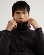 Load image into Gallery viewer, N.Peal Men&#39;s Wandsworth Cable Roll Cashmere Jumper Granite Blue
