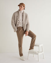 Load image into Gallery viewer, N.Peal Men&#39;s Textured Kensington Cashmere Cardigan Sand Brown
