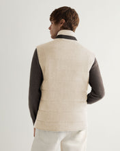 Load image into Gallery viewer, N.Peal Men's Calgary Cashmere Gilet Oatmeal Brown
