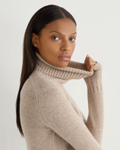 Load image into Gallery viewer, N.Peal Women&#39;s Hazel Chunky Roll Neck Cashmere Jumper Oatmeal Brown
