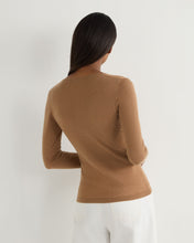Load image into Gallery viewer, N.Peal Women&#39;s Imogen Superfine Cashmere V Neck Jumper Dark Camel Brown
