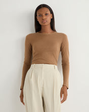 Load image into Gallery viewer, N.Peal Women&#39;s Eden Superfine Cashmere Round Neck Top Dark Camel Brown
