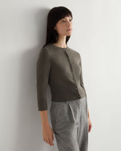 Load image into Gallery viewer, N.Peal Women&#39;s Darcie Superfine Cashmere Cropped Cardigan Mink Brown 
