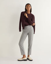 Load image into Gallery viewer, N.Peal Women&#39;s Evie Classic Round Neck Cashmere Jumper Claret Red
