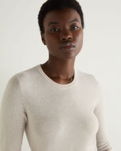 Load image into Gallery viewer, N.Peal Women&#39;s Evie Classic Round Neck Cashmere Jumper Frost White
