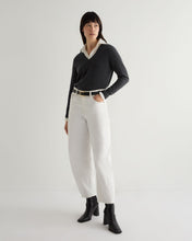 Load image into Gallery viewer, N.Peal Women&#39;s Phoebe V Neck Cashmere Jumper Anthracite Grey
