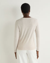 Load image into Gallery viewer, N.Peal Women&#39;s Phoebe V Neck Cashmere Jumper Frost White
