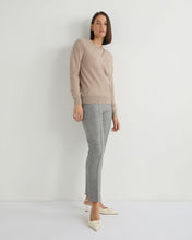 Load image into Gallery viewer, N.Peal Women&#39;s Phoebe V Neck Cashmere Jumper Oatmeal Brown
