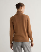 Load image into Gallery viewer, N.Peal Women&#39;s Luna Roll Neck Cashmere Jumper Dark Camel Brown
