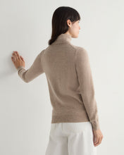 Load image into Gallery viewer, N.Peal Women&#39;s Luna Roll Neck Cashmere Jumper Oatmeal Brown

