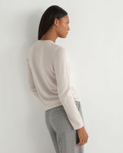Load image into Gallery viewer, N.Peal Women&#39;s Hallie Round Neck Cashmere Jumper Frost White
