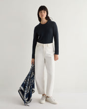 Load image into Gallery viewer, N.Peal Women&#39;s Hallie Round Neck Cashmere Jumper Grigio Blue
