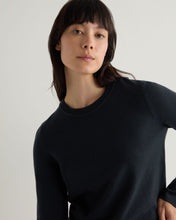 Load image into Gallery viewer, N.Peal Women&#39;s Hallie Round Neck Cashmere Jumper Grigio Blue
