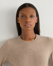 Load image into Gallery viewer, N.Peal Women&#39;s Hallie Round Neck Cashmere Jumper Oatmeal Brown

