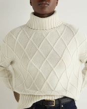 Load image into Gallery viewer, N.Peal Women&#39;s Diamond Stitch Cashmere Jumper With Lurex Snow Grey Sparkle
