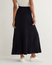 Load image into Gallery viewer, N.Peal Women&#39;s Superfine Pleated Cashmere Silk Skirt Navy Blue
