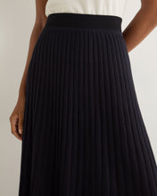 Load image into Gallery viewer, N.Peal Women&#39;s Superfine Pleated Cashmere Silk Skirt Navy Blue
