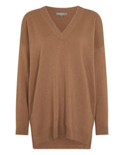 Load image into Gallery viewer, N.Peal Women&#39;s Longline V Neck Cashmere Jumper Dark Camel Brown
