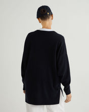Load image into Gallery viewer, N.Peal Women&#39;s Longline V Neck Cashmere Jumper Navy Blue
