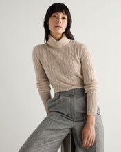 Load image into Gallery viewer, N.Peal Women&#39;s Adelyn Cable Roll Cashmere Jumper Ecru White

