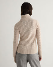Load image into Gallery viewer, N.Peal Women&#39;s Adelyn Cable Roll Cashmere Jumper Ecru White
