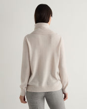 Load image into Gallery viewer, N.Peal Women&#39;s Loose Roll Neck Cashmere Jumper Frost White
