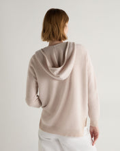 Load image into Gallery viewer, N.Peal Women&#39;s Honeycomb Hooded Cashmere Jumper Ecru White
