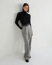Load image into Gallery viewer, N.Peal Women's Superfine Cashmere Ribbed Roll Neck Jumper Black 
