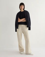 Load image into Gallery viewer, N.Peal Women&#39;s Rib Round Neck Cashmere Tank Top Navy Blue
