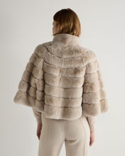 Load image into Gallery viewer, N.Peal Women&#39;s Brittany Short Fur Jacket Snow Grey
