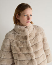 Load image into Gallery viewer, N.Peal Women&#39;s Brittany Short Fur Jacket Snow Grey
