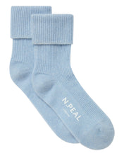Load image into Gallery viewer, N.Peal Unisex Cashmere Rib Bed Socks Sea Mist Blue
