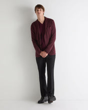 Load image into Gallery viewer, N.Peal Men's Burlington V Neck Cashmere Jumper Bordeaux Red
