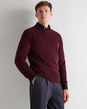Load image into Gallery viewer, N.Peal Men's Oxford Round Neck Cashmere Jumper Bordeaux Red
