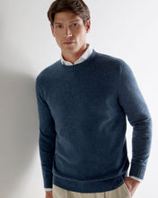 Load image into Gallery viewer, N.Peal Men's Shoreditch Round Neck Cashmere Jumper Light Denim Blue
