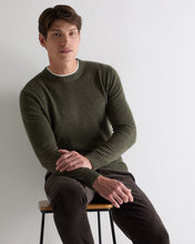 Load image into Gallery viewer, N.Peal Men's Shoreditch Round Neck Cashmere Jumper Moss Green
