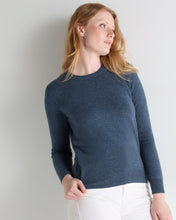 Load image into Gallery viewer, N.Peal Women's Evie Classic Round Neck Cashmere Jumper Light Denim Blue
