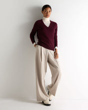 Load image into Gallery viewer, N.Peal Women's Phoebe V Neck Cashmere Jumper Bordeaux Red
