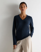 Load image into Gallery viewer, N.Peal Women's Phoebe V Neck Cashmere Jumper Indigo Blue
