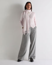 Load image into Gallery viewer, N.Peal Women's Olivia Round Neck Cashmere Cardigan Chalk Pink
