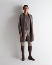 Load image into Gallery viewer, N.Peal Women's Hallie Round Neck Cashmere Jumper Otter Brown
