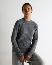 Load image into Gallery viewer, N.Peal Women's Adelyn Cable Round Neck Cashmere Jumper Elephant Grey
