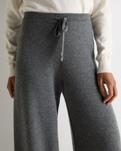 Load image into Gallery viewer, N.Peal Women's Honeycomb Knit Cashmere Trouser Elephant Grey
