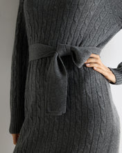 Load image into Gallery viewer, N.Peal Women's Longline Cable Cashmere Dress Elephant Grey
