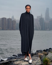 Load image into Gallery viewer, N.Peal Women&#39;s Longline Cable Cashmere Dress Black
