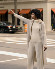 Load image into Gallery viewer, N.Peal Women&#39;s Herringbone Cashmere Coat With Fur Trim Sand Brown
