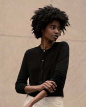Load image into Gallery viewer, N.Peal Women&#39;s Chunky Crop Cashmere Cardigan Black
