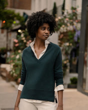 Load image into Gallery viewer, N.Peal Women&#39;s Relaxed V Neck Cashmere Jumper Grigio Blue
