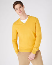 Load image into Gallery viewer, N.Peal Men&#39;s The Burlington V Neck Cashmere Jumper Canary Yellow
